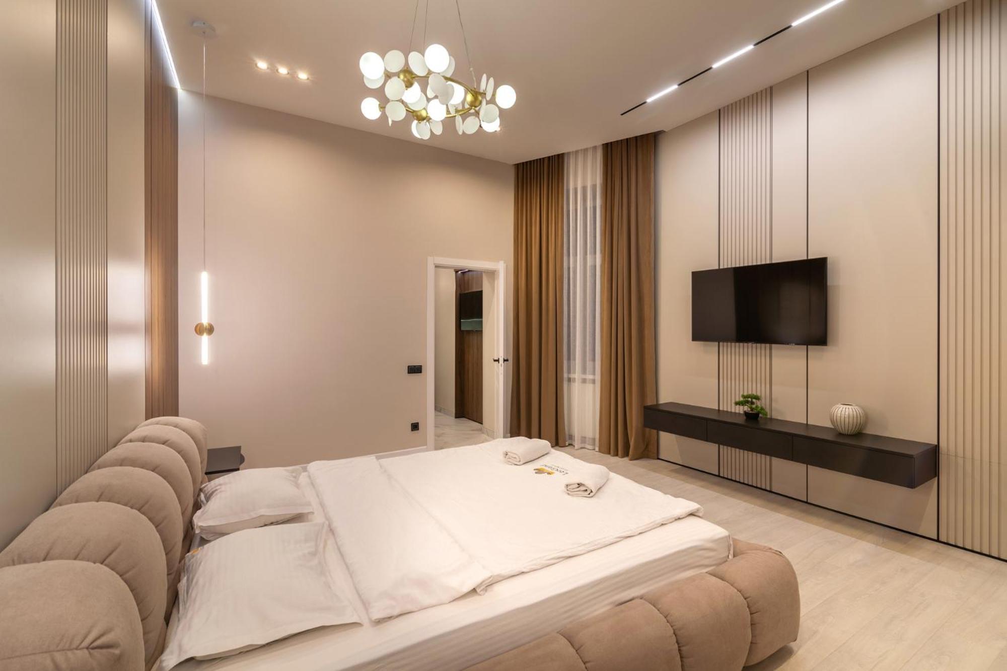Leogrand Jacuzzi On Malaniuka 2 Apartment ลวีฟ ภายนอก รูปภาพ