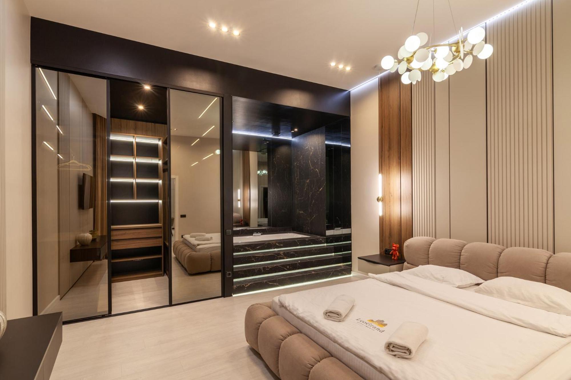 Leogrand Jacuzzi On Malaniuka 2 Apartment ลวีฟ ภายนอก รูปภาพ